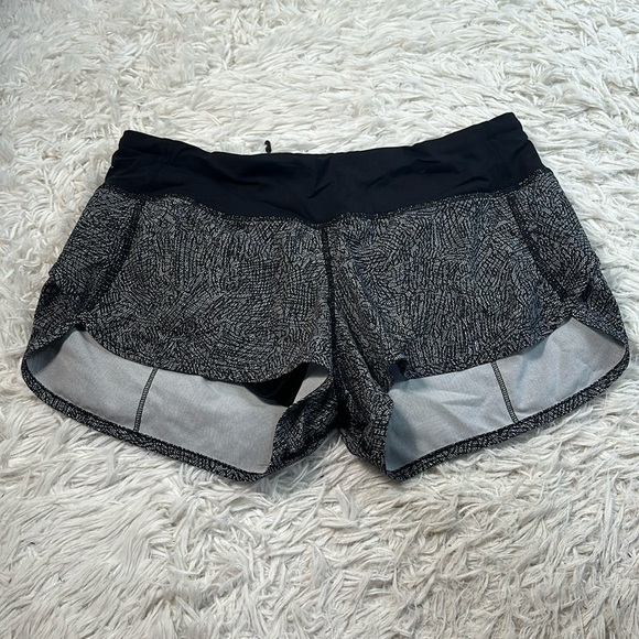 Lululemon Speed Short (2 1/2") Line Up White Black / Black - Picture 1 of 6